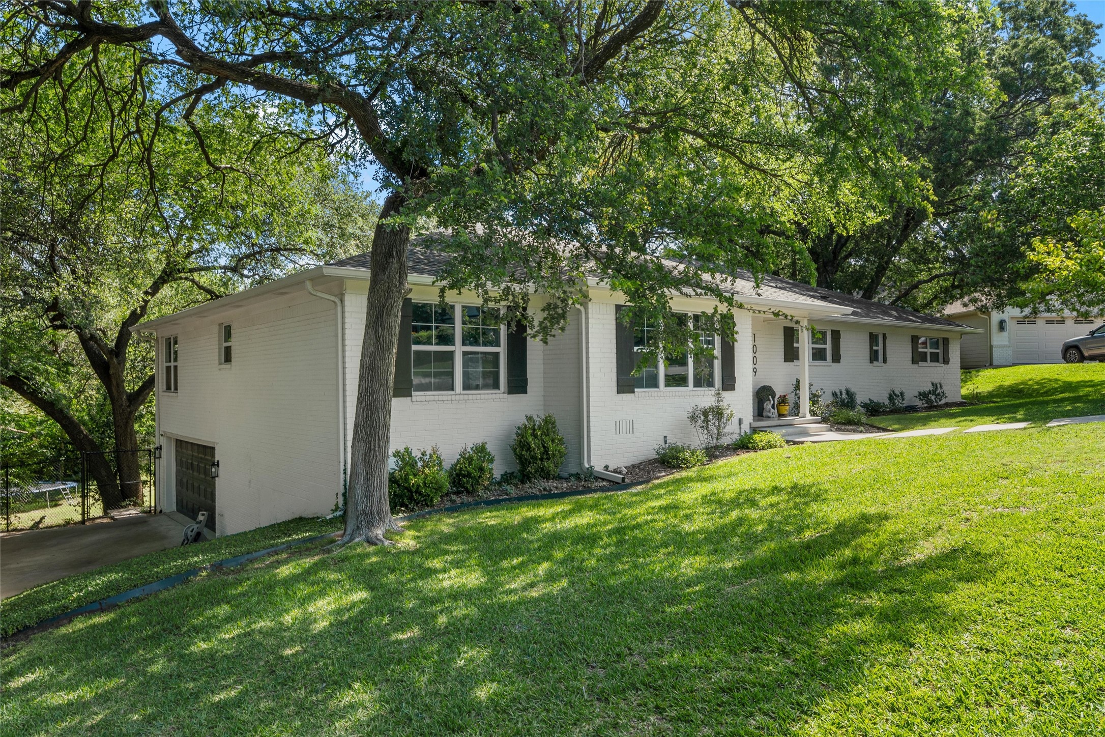 1009 Bob O Link Woodway TX 76712