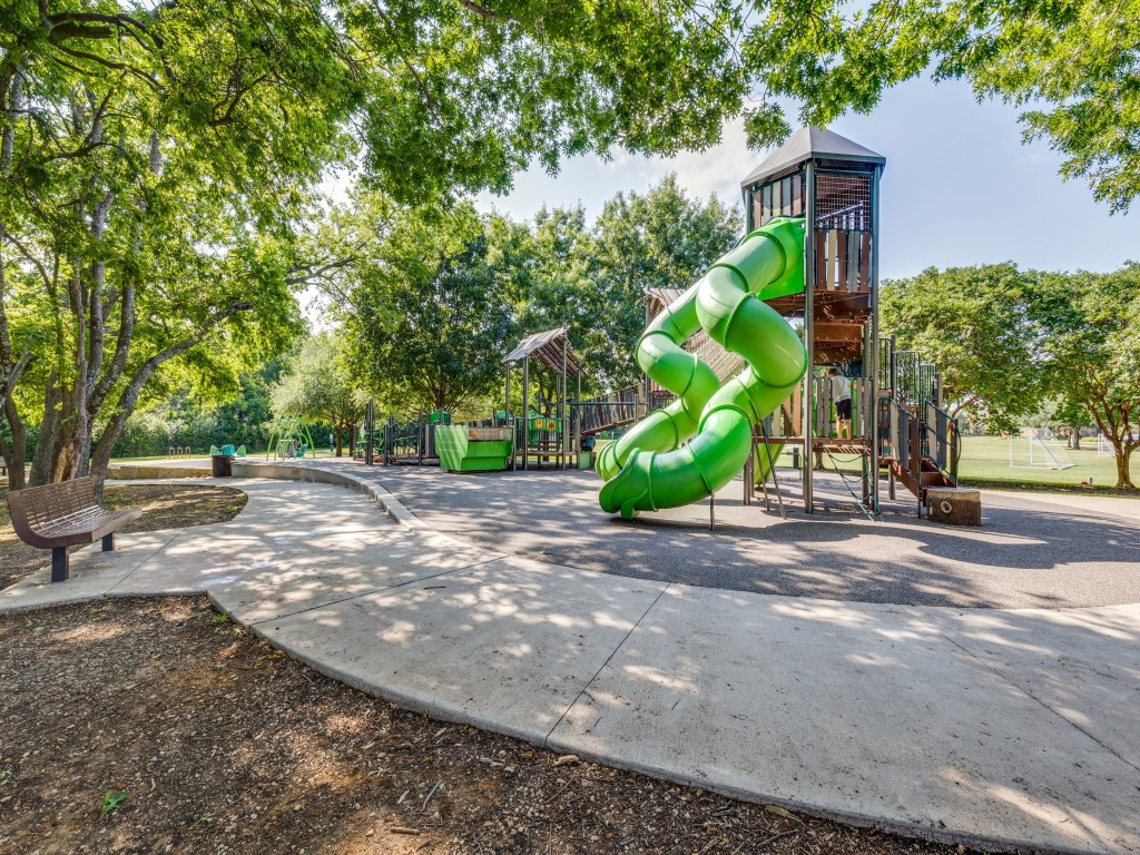 607 Chalk Hill Lane Murphy TX 75094