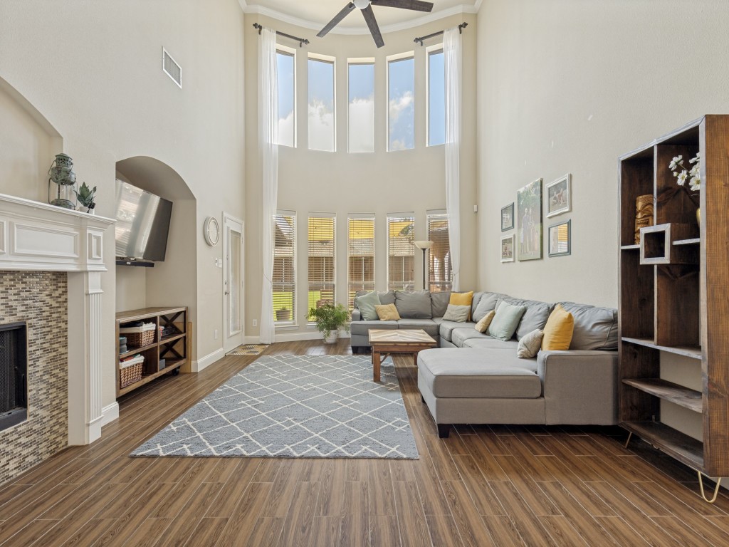 607 Chalk Hill Lane Murphy TX 75094