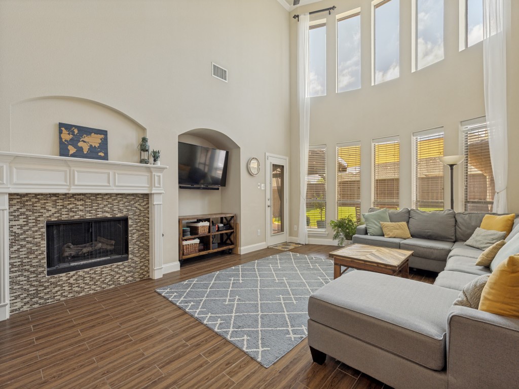 607 Chalk Hill Lane Murphy TX 75094