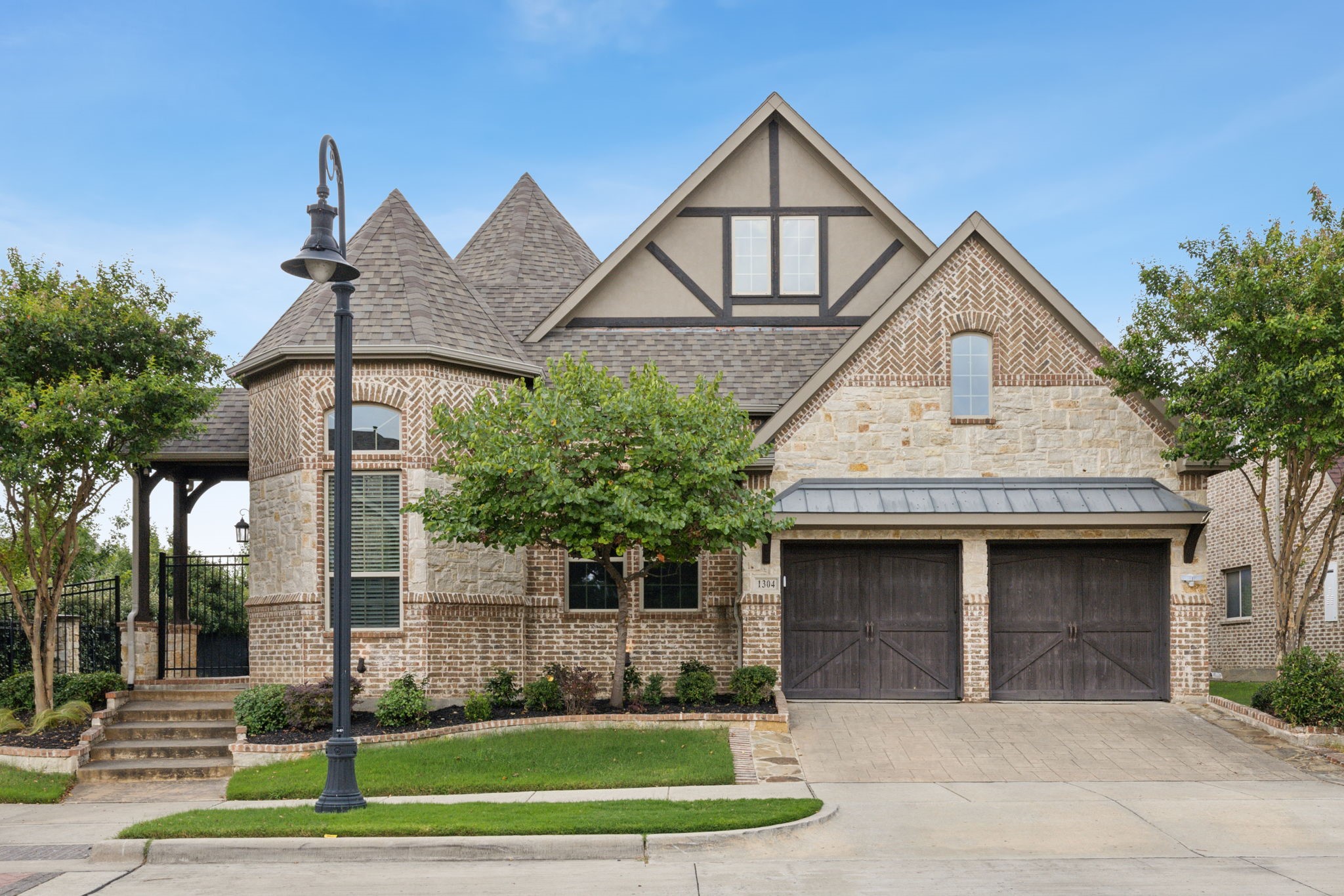 1304 Blue Lake Boulevard Arlington TX 76005