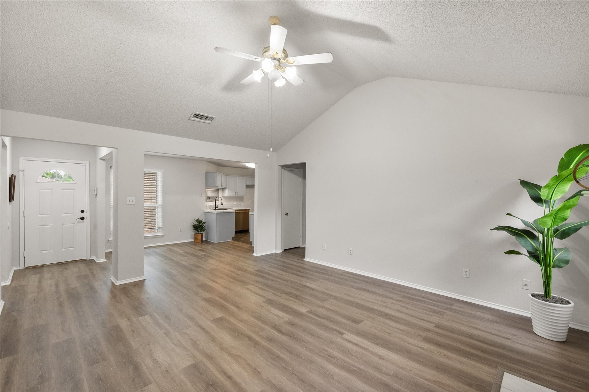 653 Ozark Avenue Burleson TX 76028