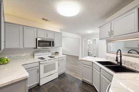 653 Ozark Avenue Burleson TX 76028