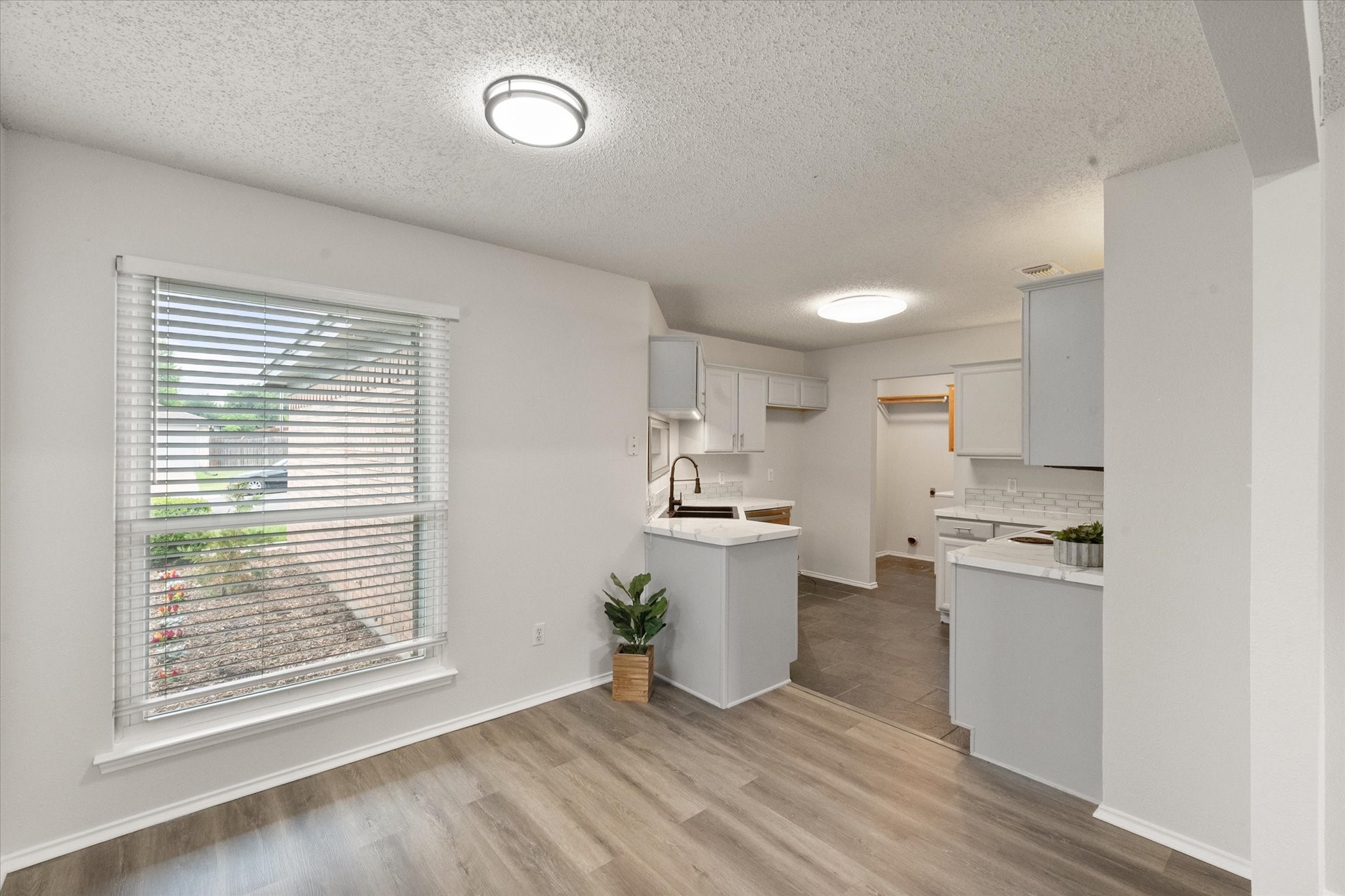 653 Ozark Avenue Burleson TX 76028
