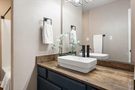653 Ozark Avenue Burleson TX 76028
