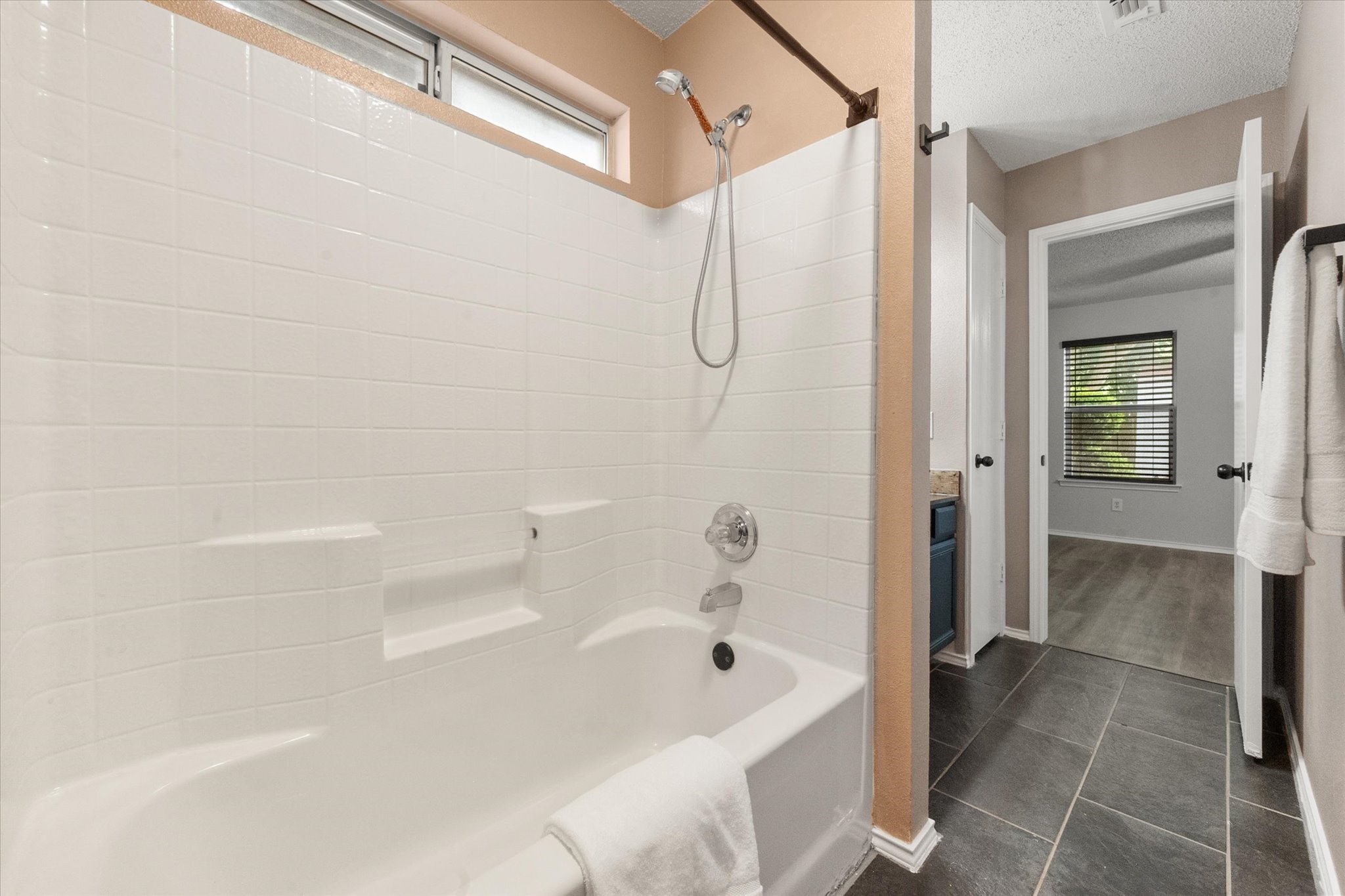 653 Ozark Avenue Burleson TX 76028