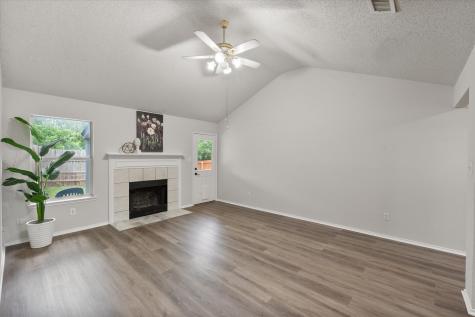 653 Ozark Avenue Burleson TX 76028