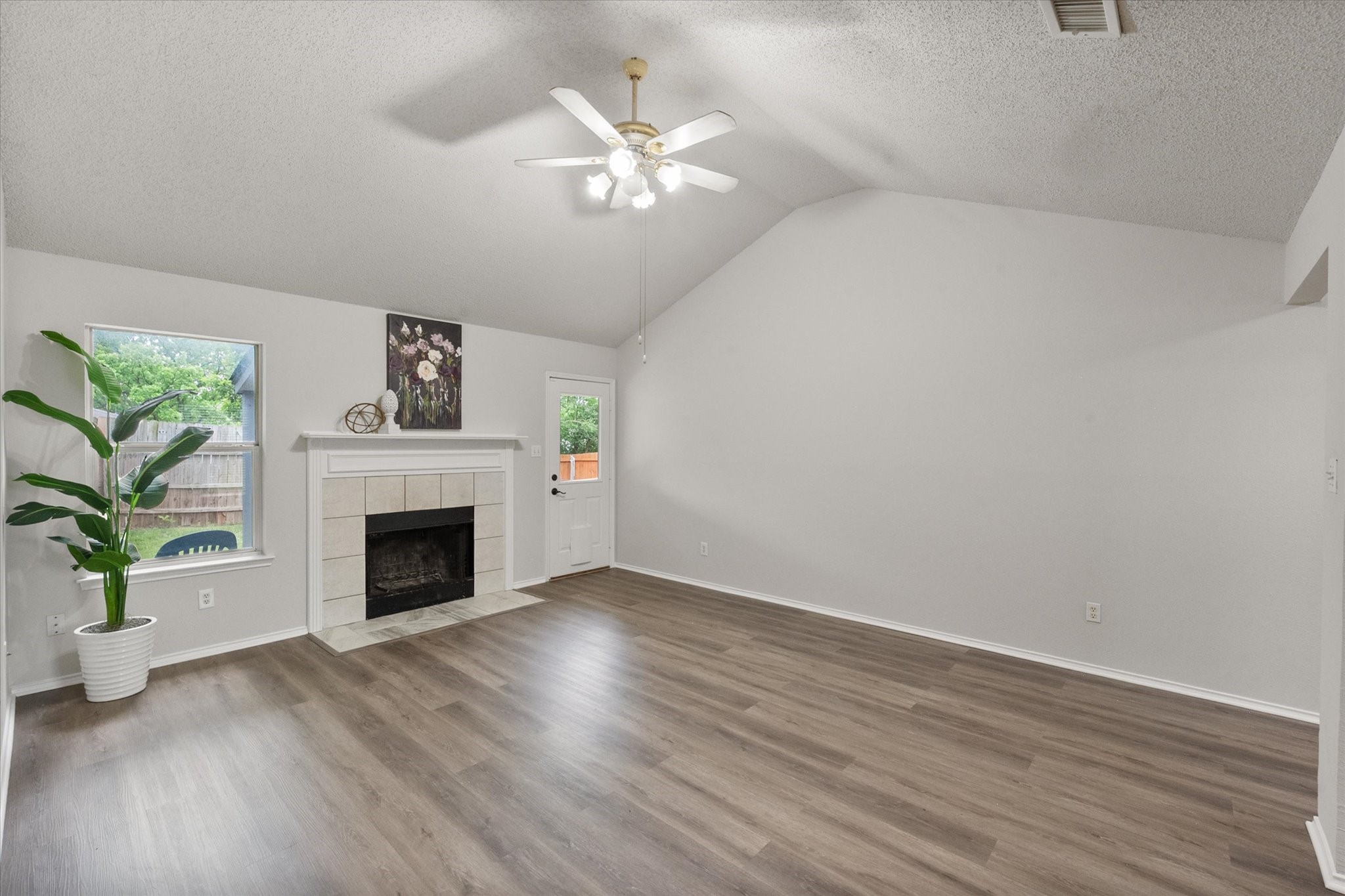 653 Ozark Avenue Burleson TX 76028