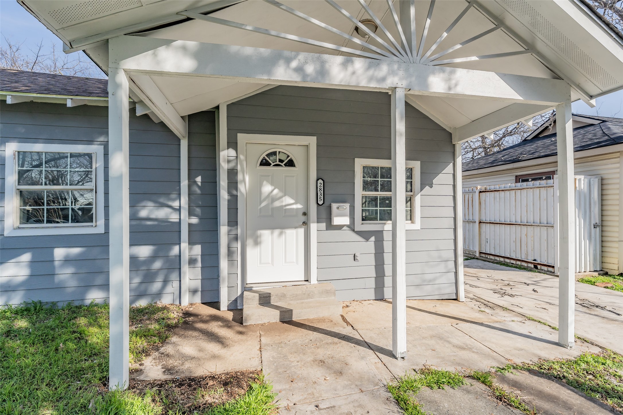 2835 Bentley Avenue Dallas TX 75211