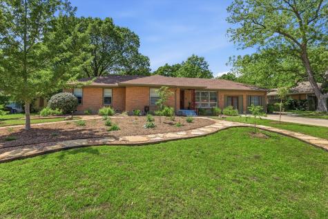 2409 Robinwood Lane Denton TX 76209
