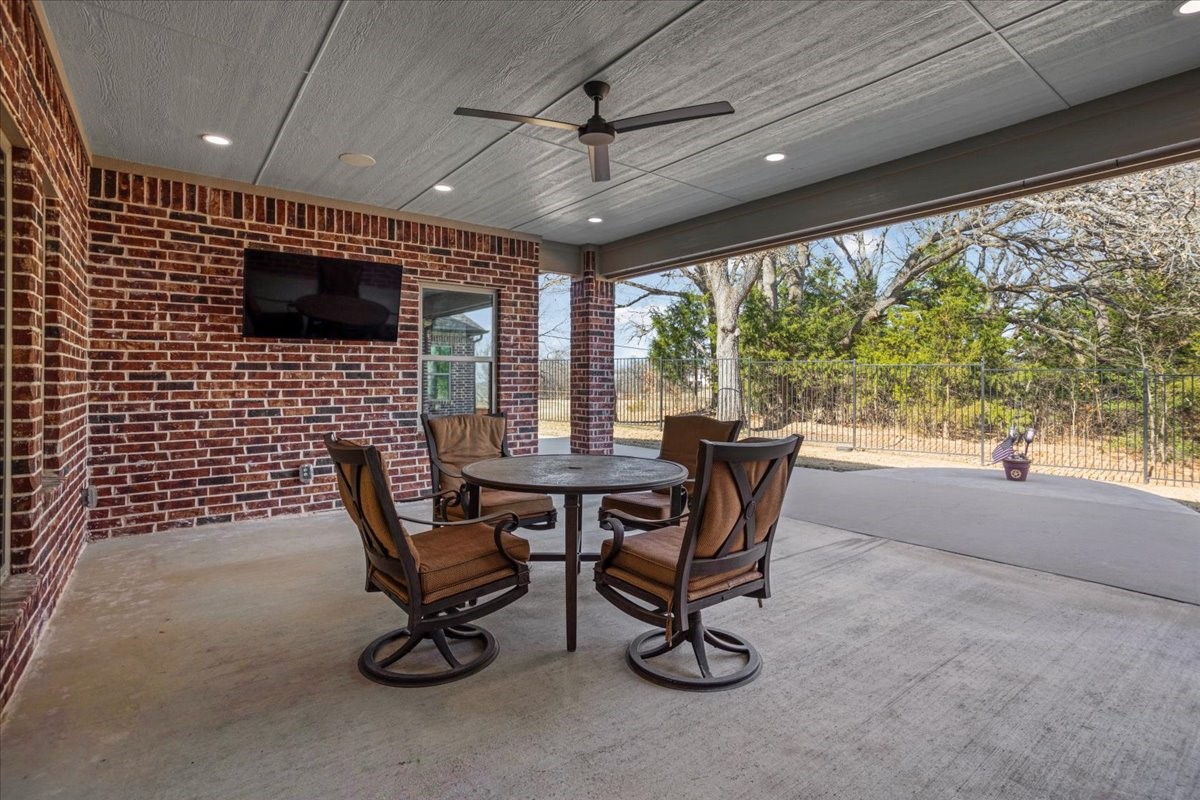 3909 Saddle Creek Denison TX 75020