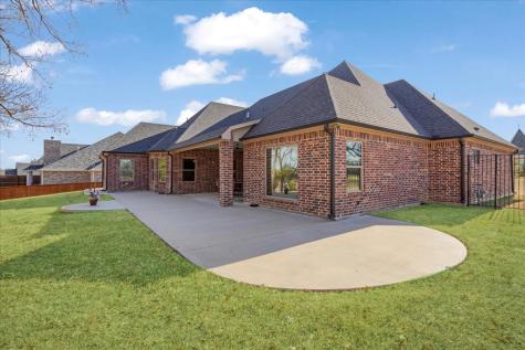 3909 Saddle Creek Denison TX 75020