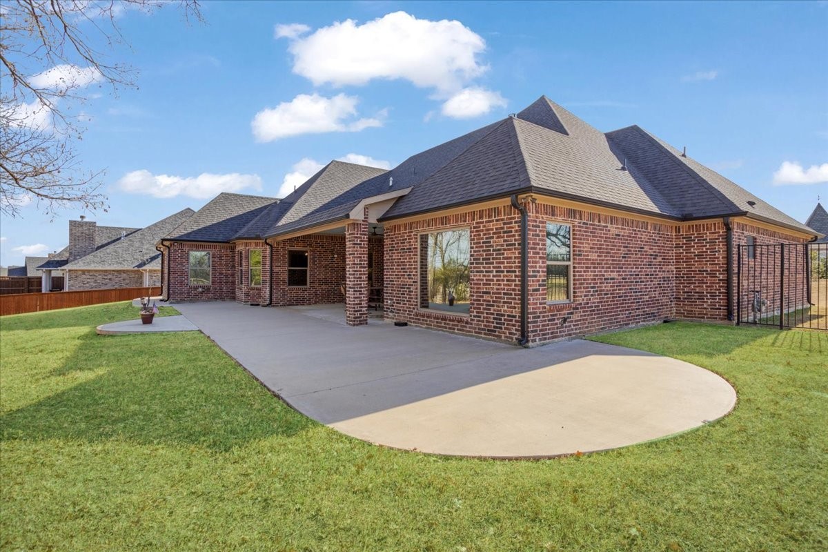 3909 Saddle Creek Denison TX 75020