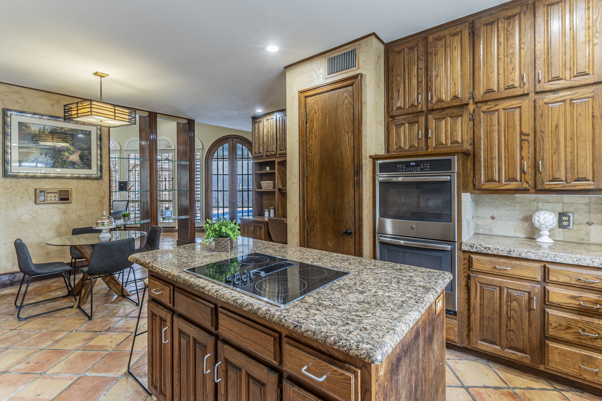 2714 Ridge Top Lane Arlington TX 76006
