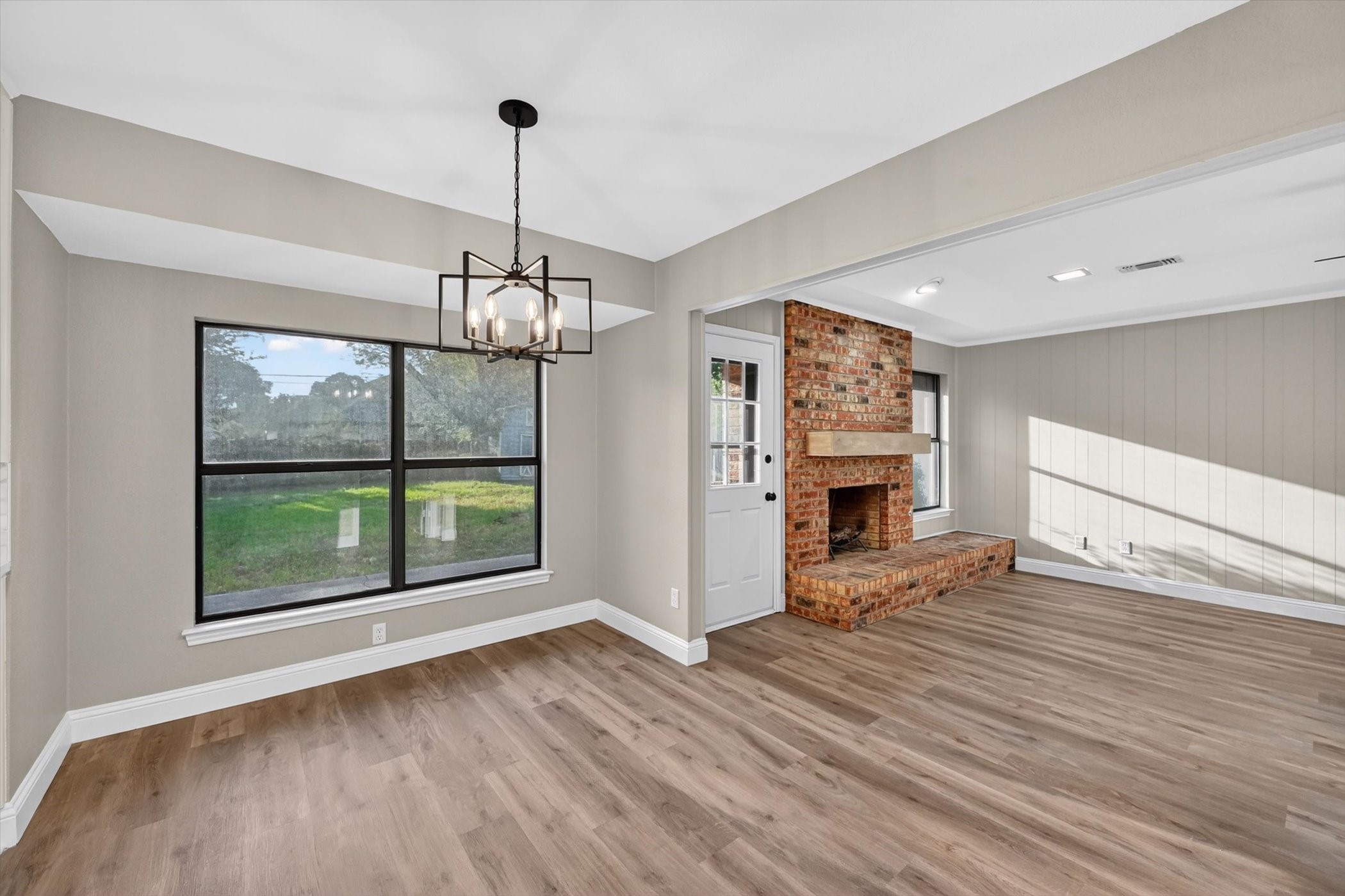 2515 Avonhill Drive Arlington TX 76015