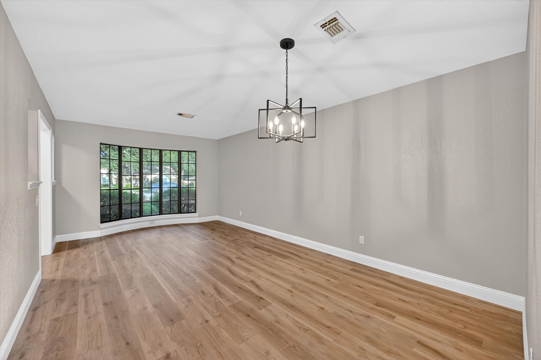 2515 Avonhill Drive Arlington TX 76015
