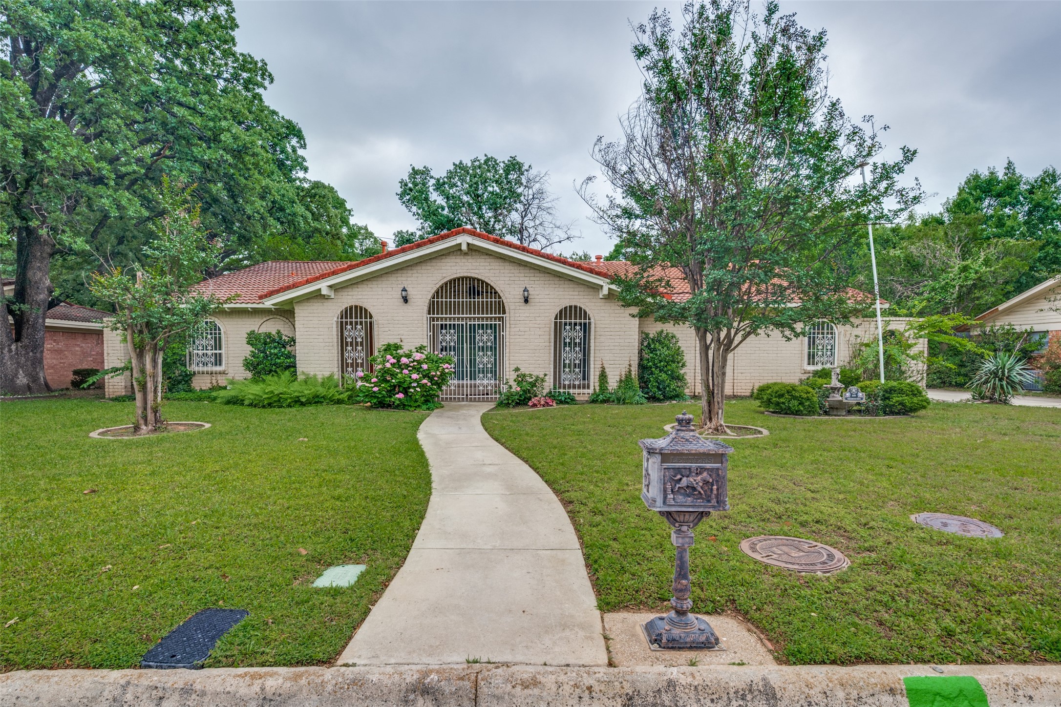 849 Wheelwood Drive Hurst TX 76053