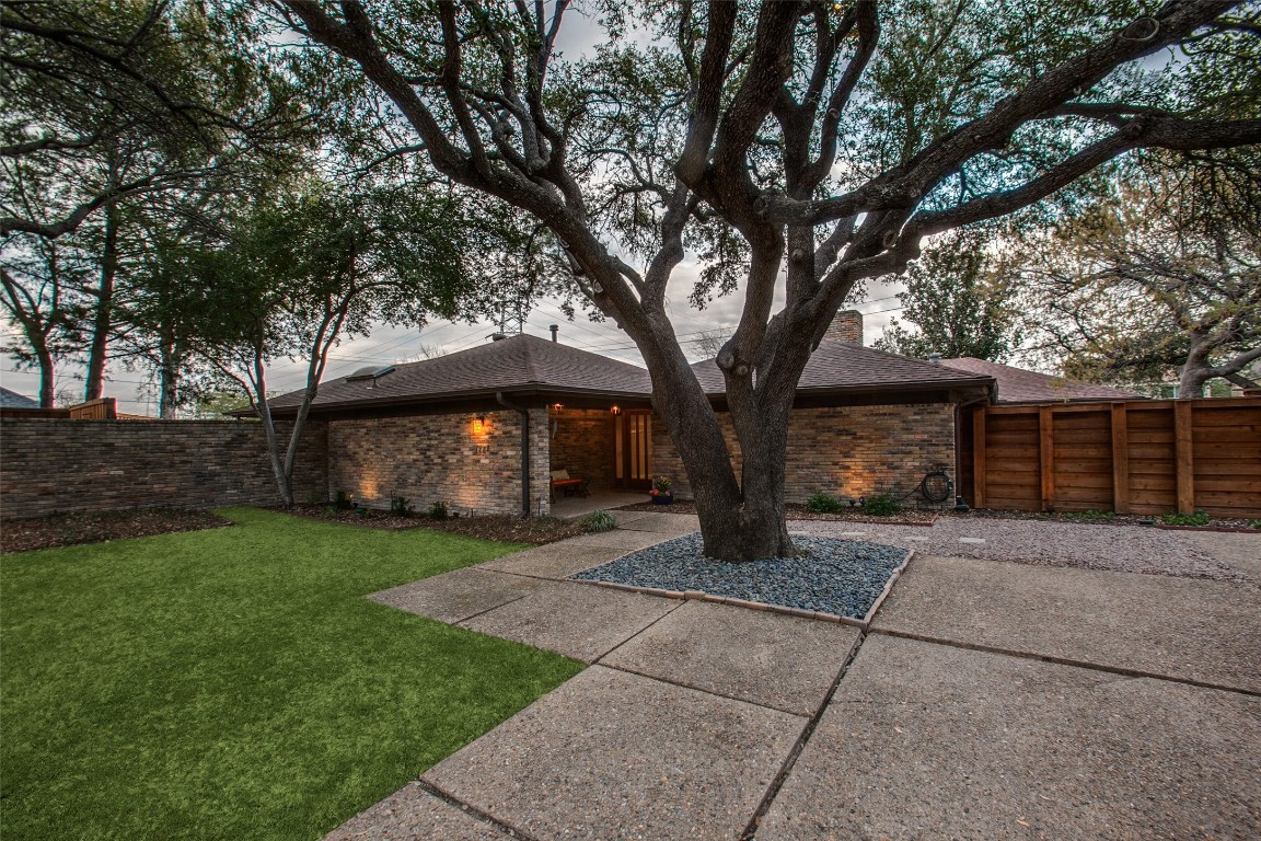 7727 Maplecrest Drive Dallas TX 75254