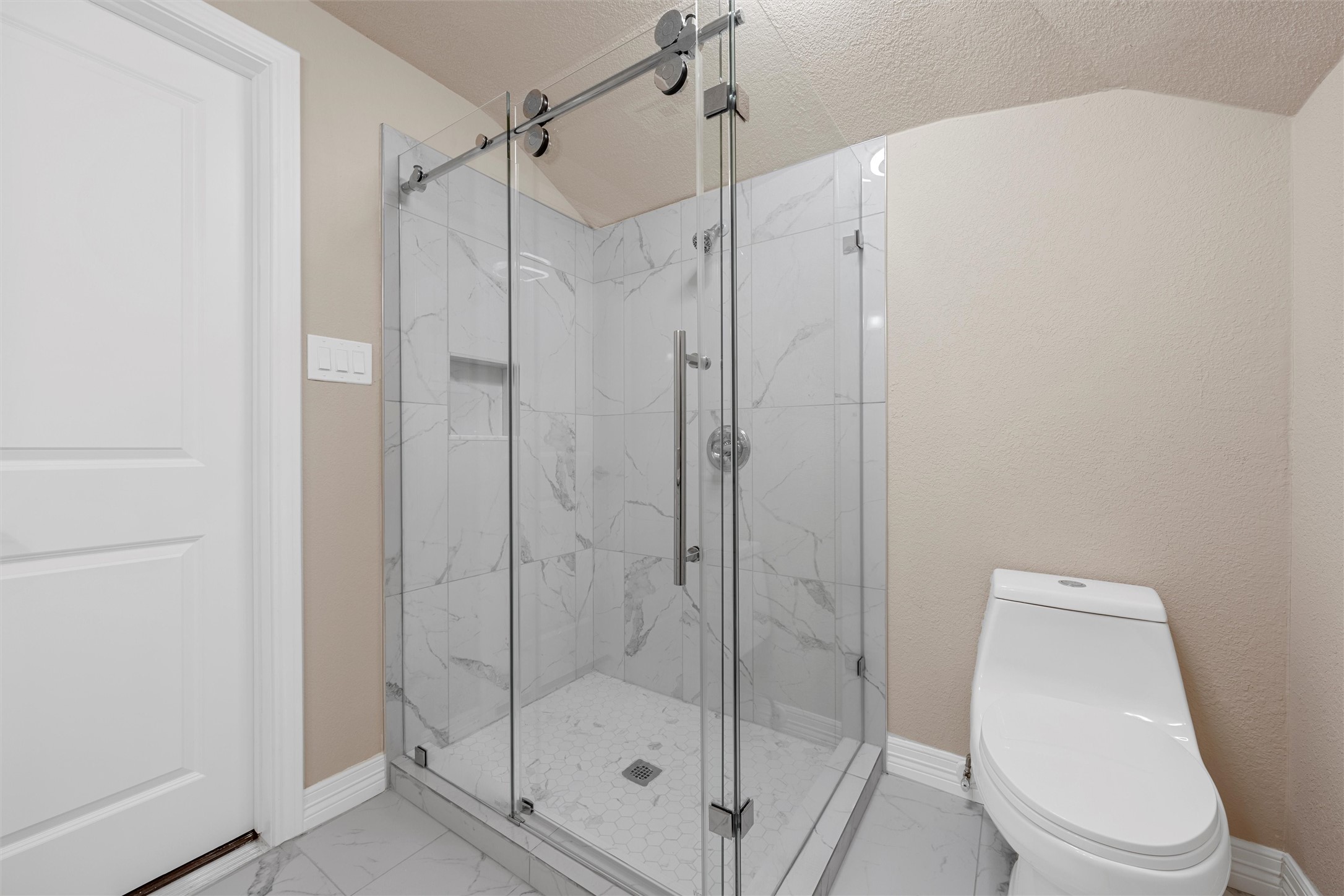 105 Hollygrove Drive Hewitt TX 76643