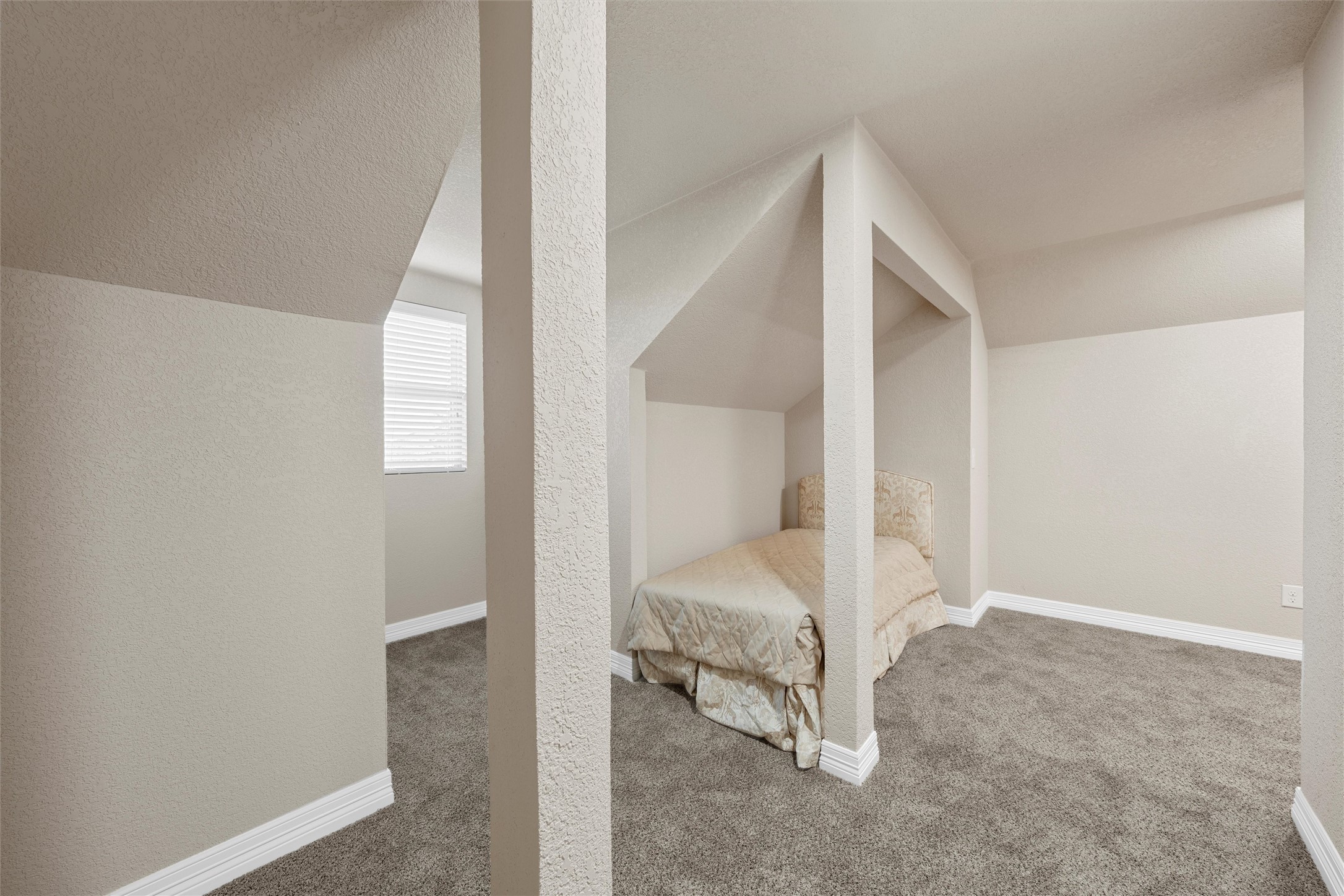 105 Hollygrove Drive Hewitt TX 76643
