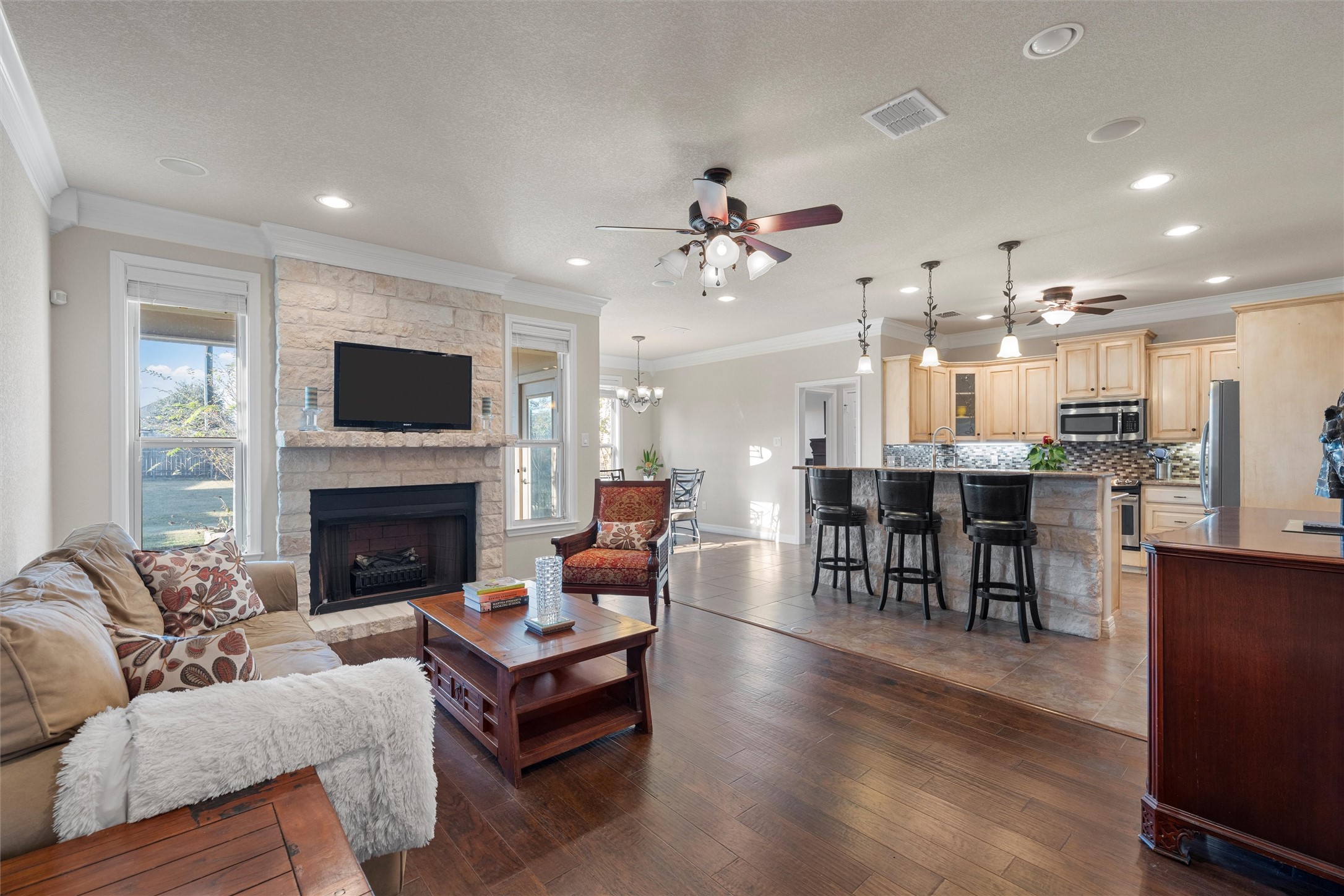 105 Hollygrove Drive Hewitt TX 76643