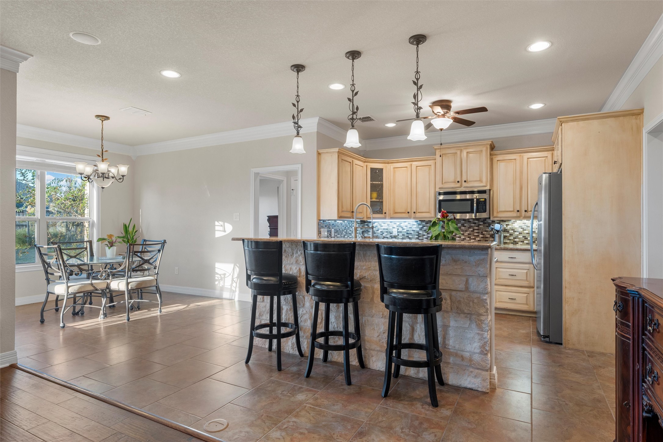 105 Hollygrove Drive Hewitt TX 76643