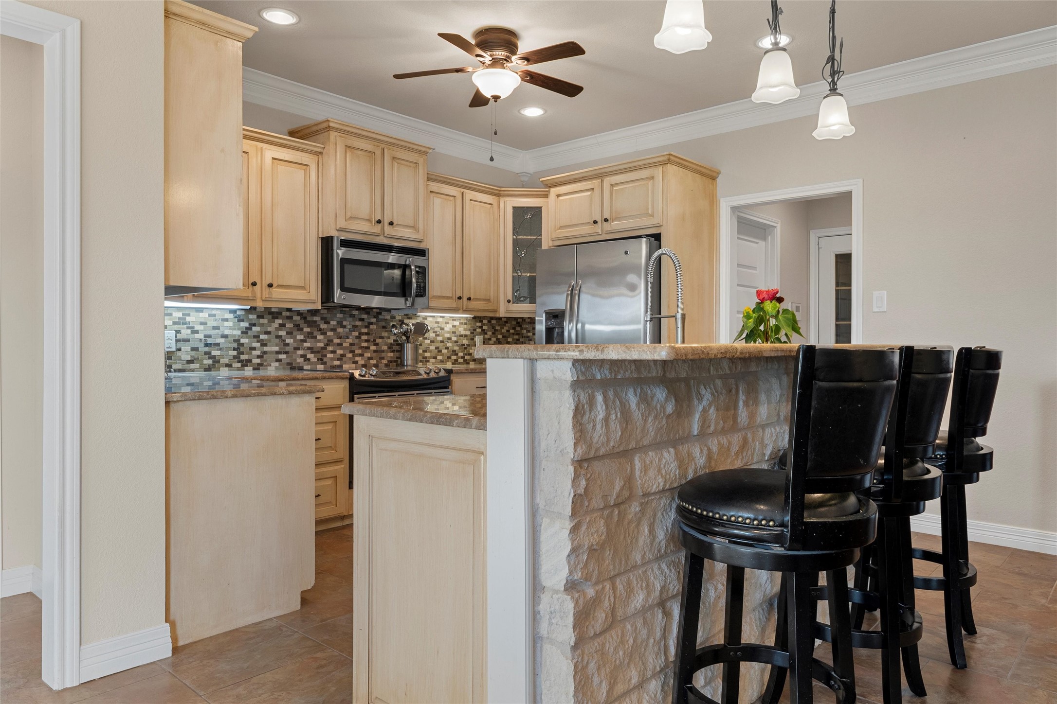 105 Hollygrove Drive Hewitt TX 76643