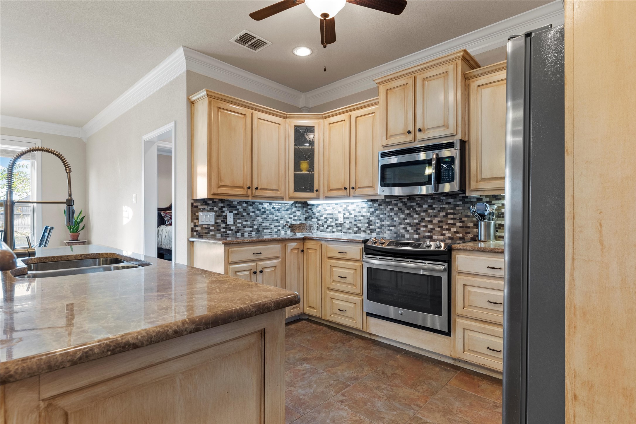 105 Hollygrove Drive Hewitt TX 76643