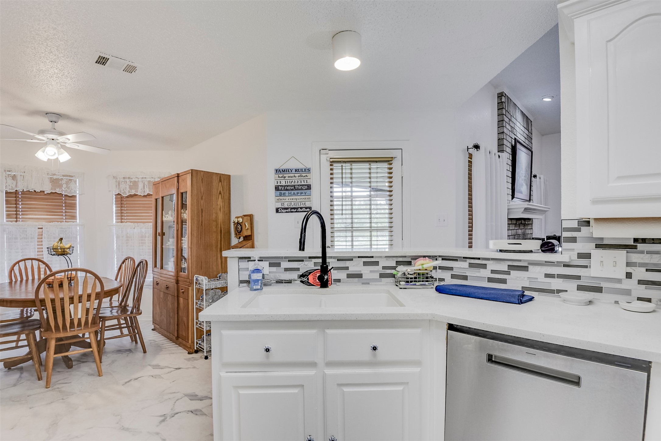 835 Shady Brook Lane Red Oak TX 75154