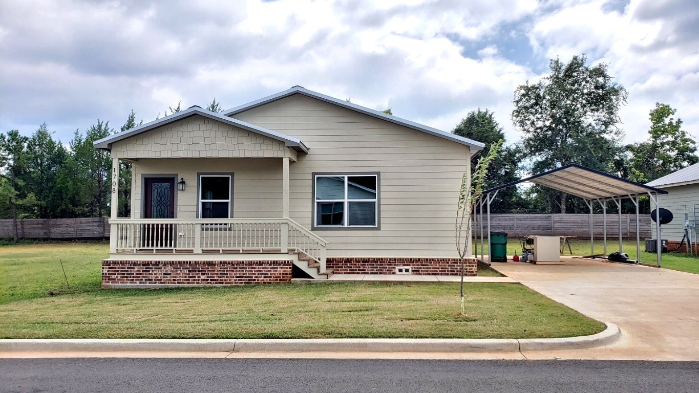 1708 Amy Lane Palestine TX 75801