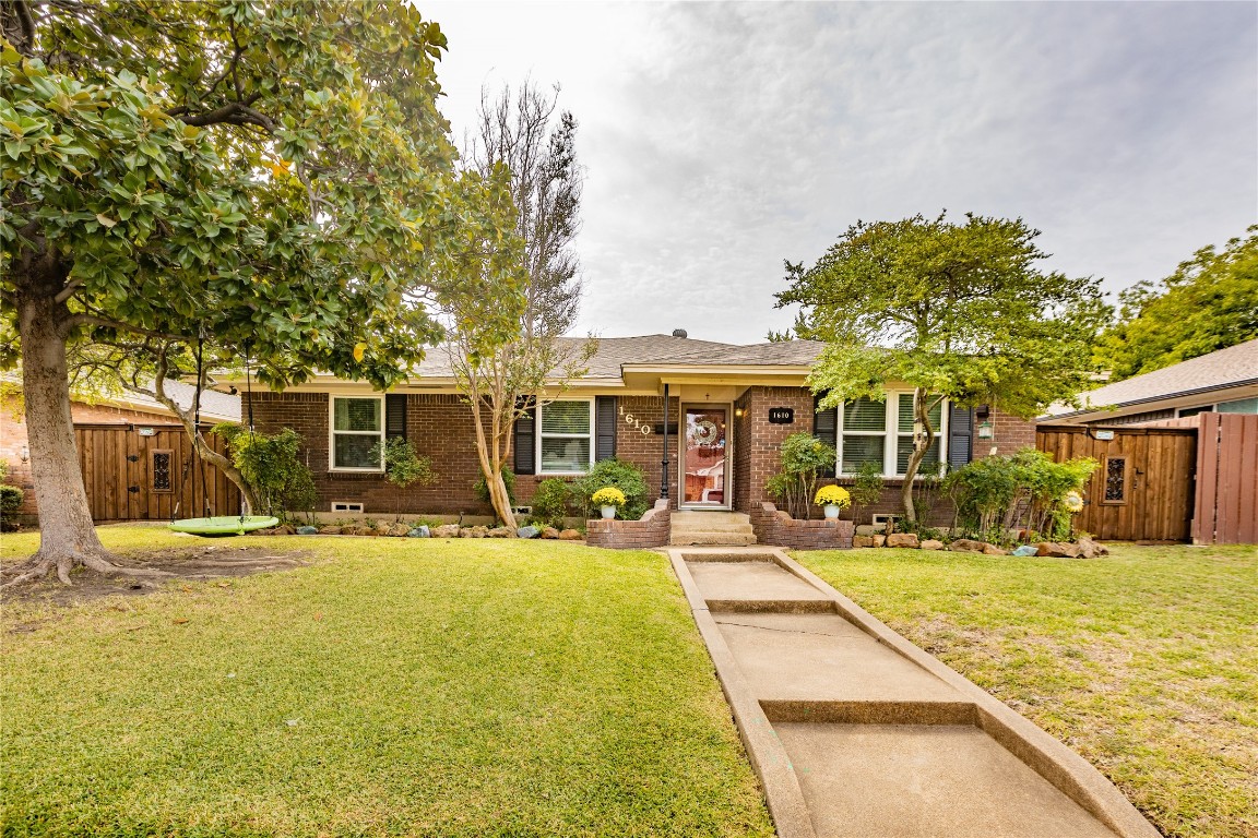 1610 Bardfield Avenue Garland TX 75041