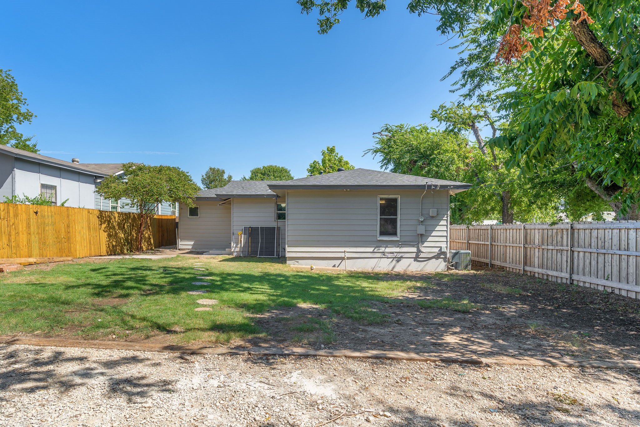 1201 W Felix Street Fort Worth TX 76115