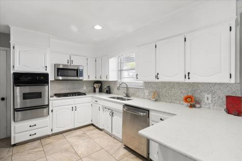 5705 Diamond Oaks Drive N Haltom City TX 76117