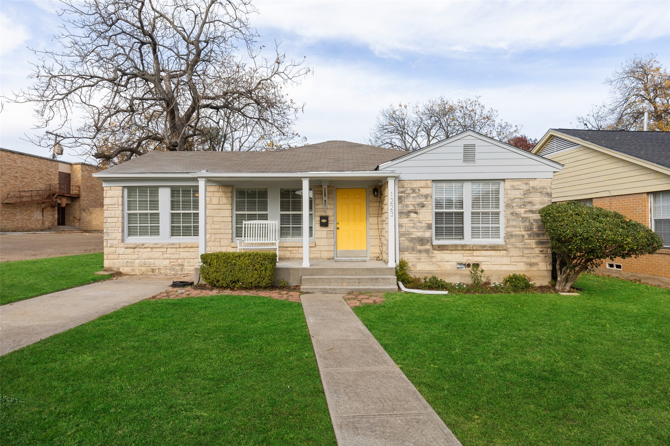 1223 Berkley Avenue Dallas TX 75224