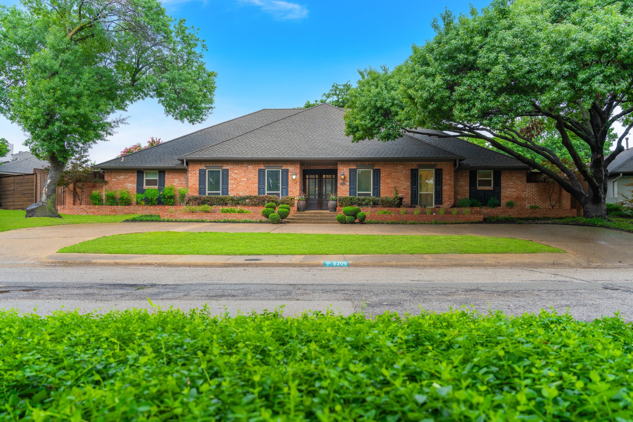 6209 Sandydale Drive Dallas TX 75248