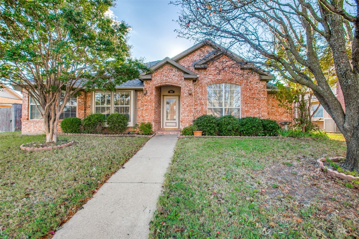 2233 Country Hollow Lane Garland TX 75040
