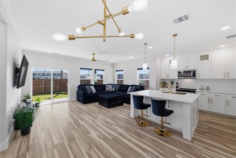 1916 Kimberly Drive Arlington TX 76010