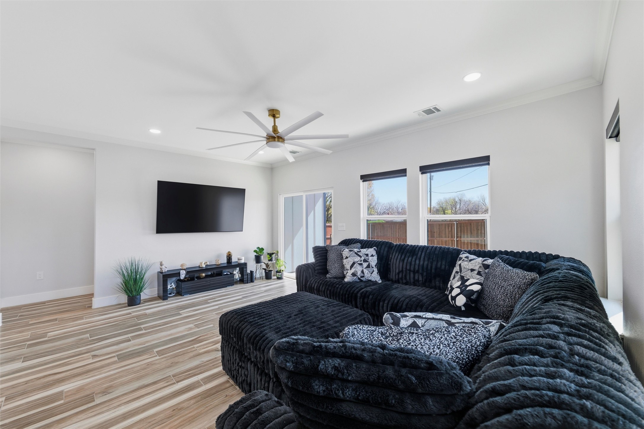 1916 Kimberly Drive Arlington TX 76010