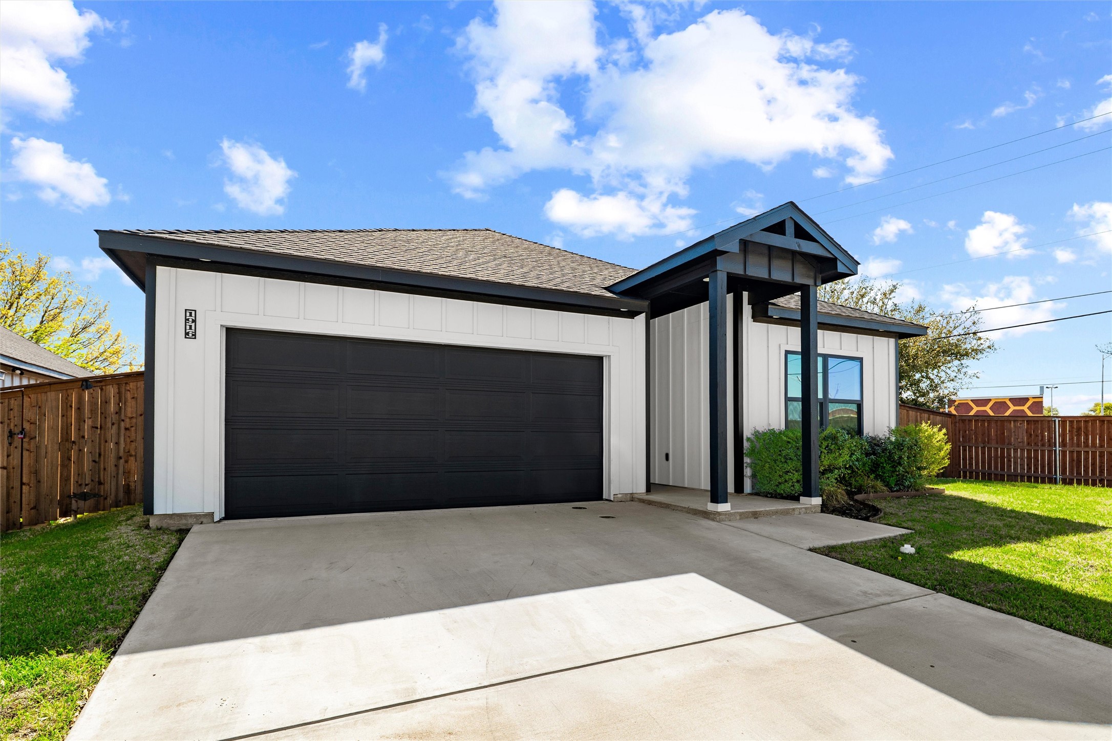 1916 Kimberly Drive Arlington TX 76010