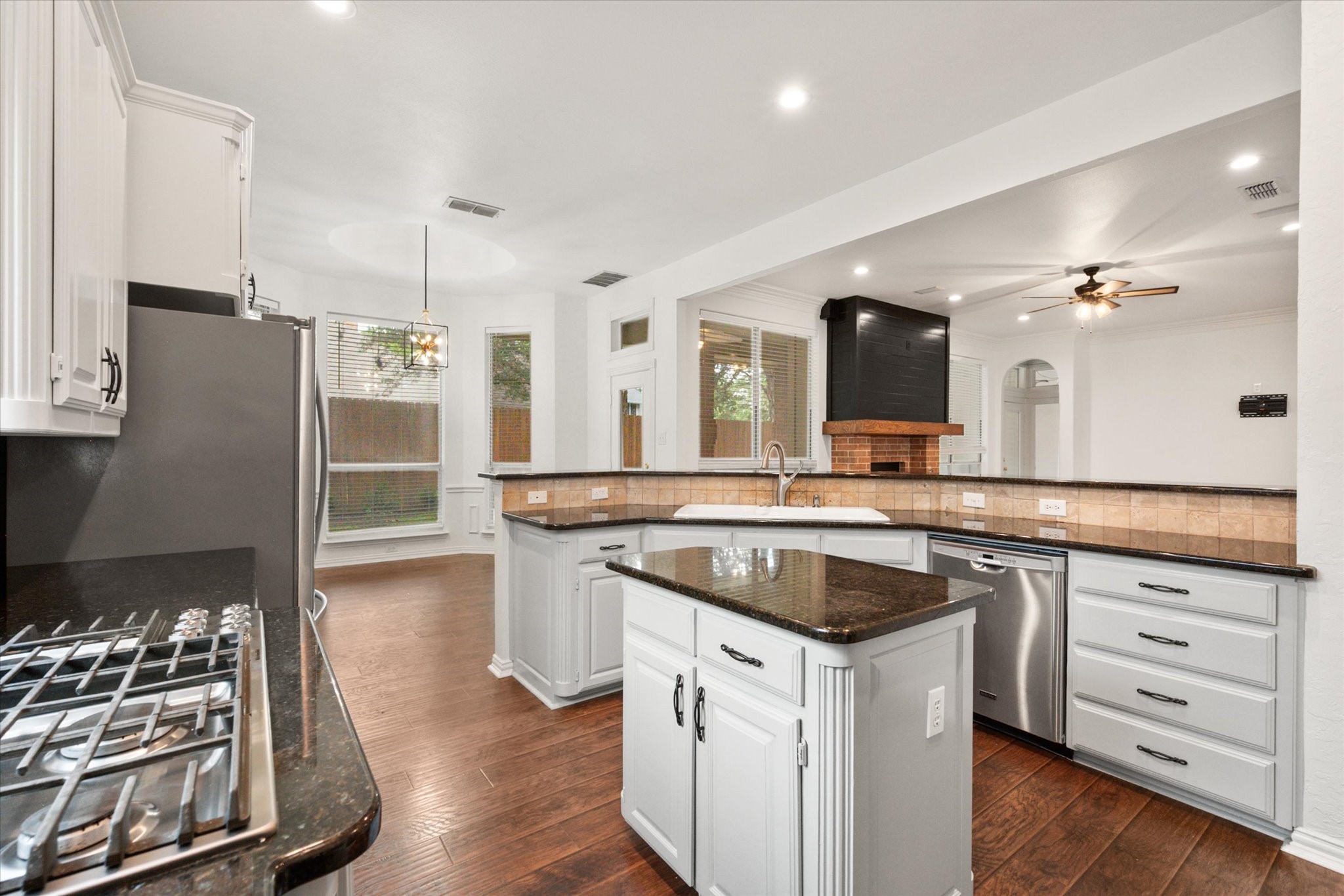 2 Treewood Court Mansfield TX 76063