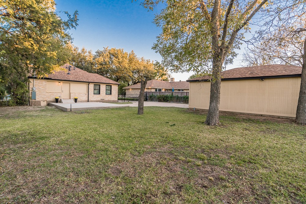 1835 Cedar Crest Boulevard Dallas TX 75203