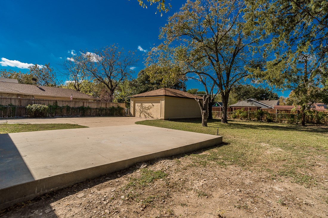 1835 Cedar Crest Boulevard Dallas TX 75203