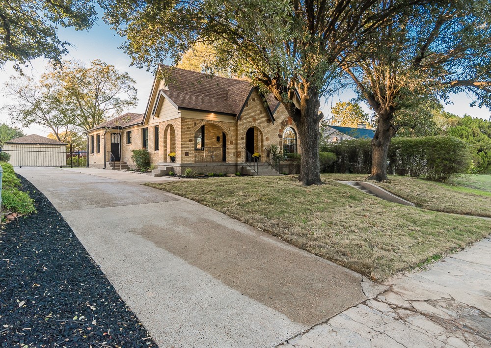 1835 Cedar Crest Boulevard Dallas TX 75203