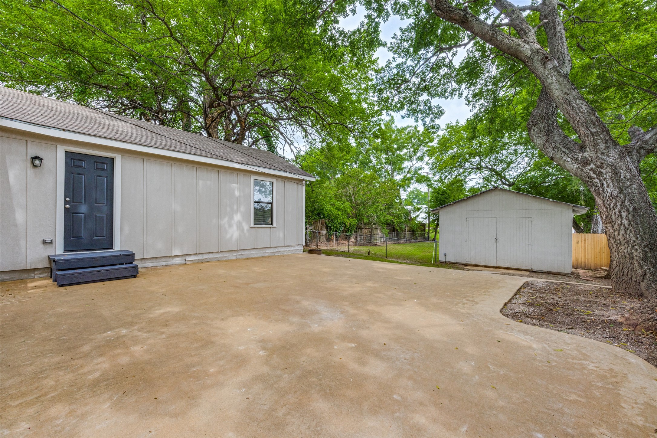 1515 W Sears Street Denison TX 75020