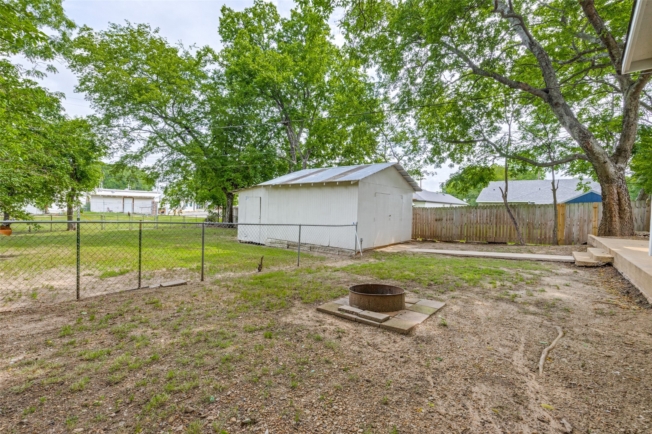 1515 W Sears Street Denison TX 75020