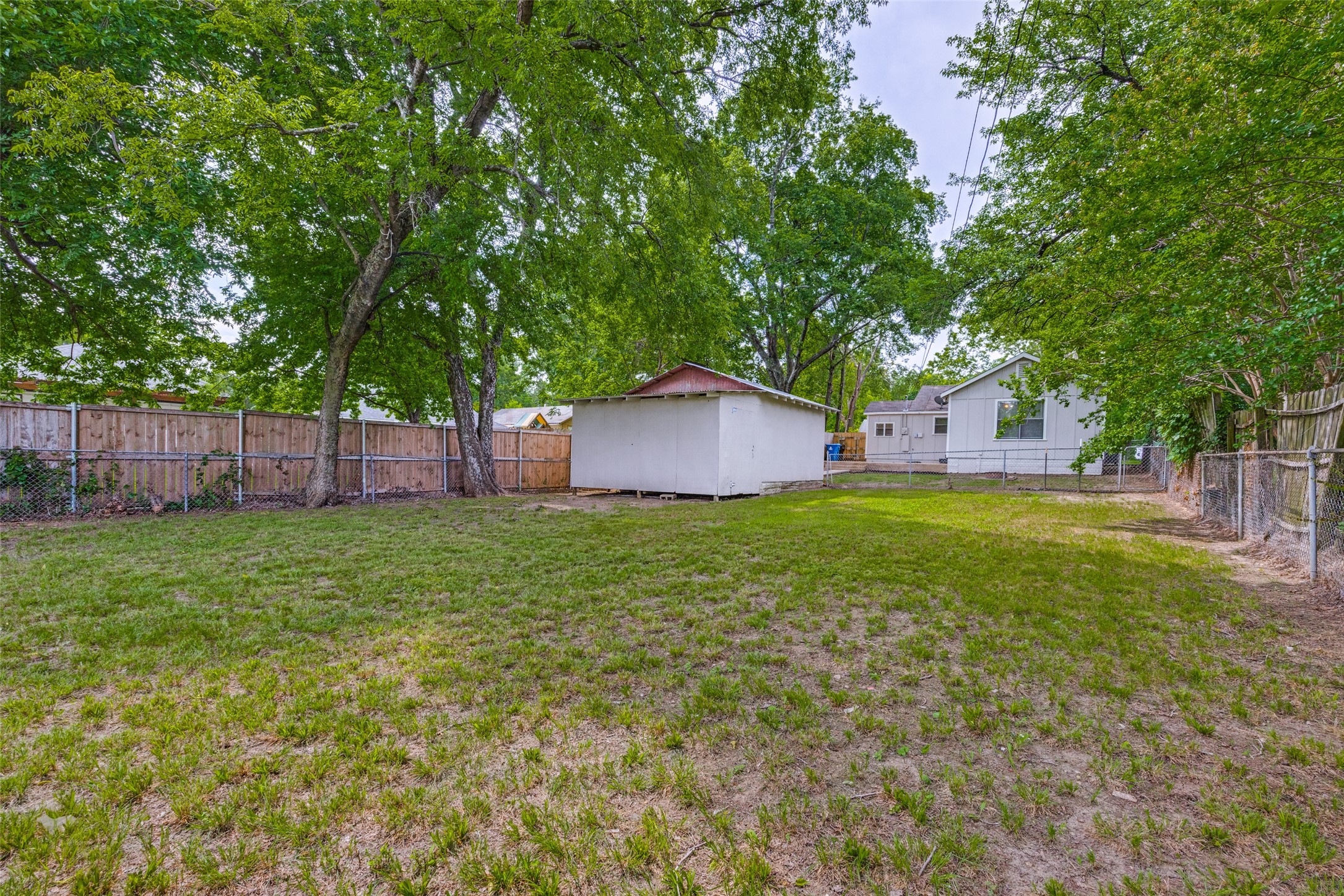 1515 W Sears Street Denison TX 75020