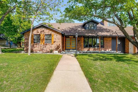 622 N Crockett Street Granbury TX 76048