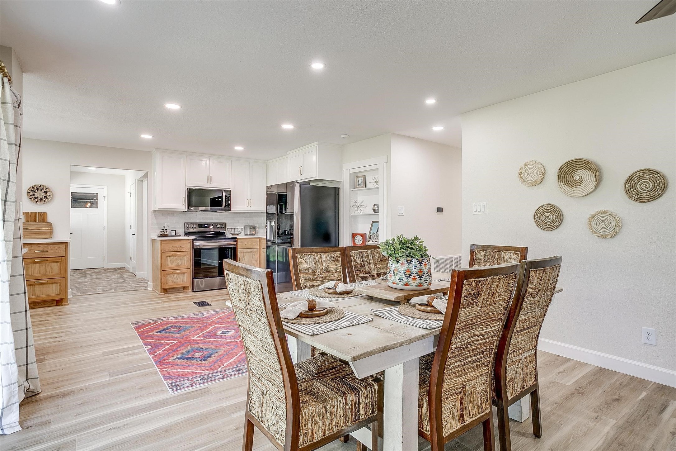 622 N Crockett Street Granbury TX 76048