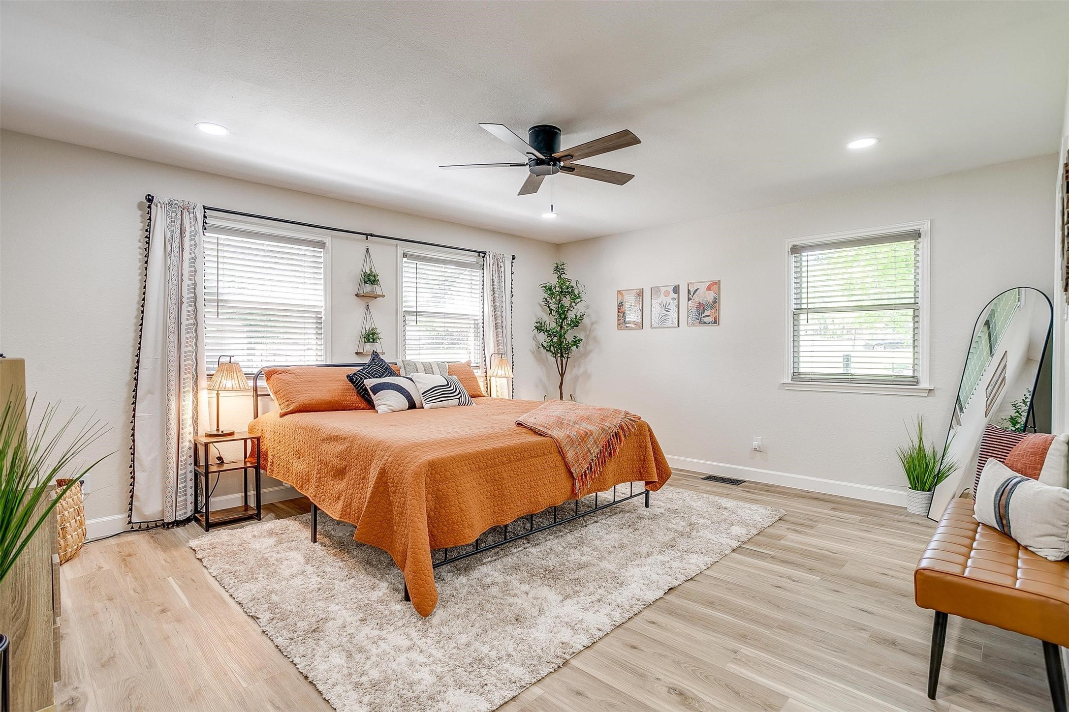 622 N Crockett Street Granbury TX 76048
