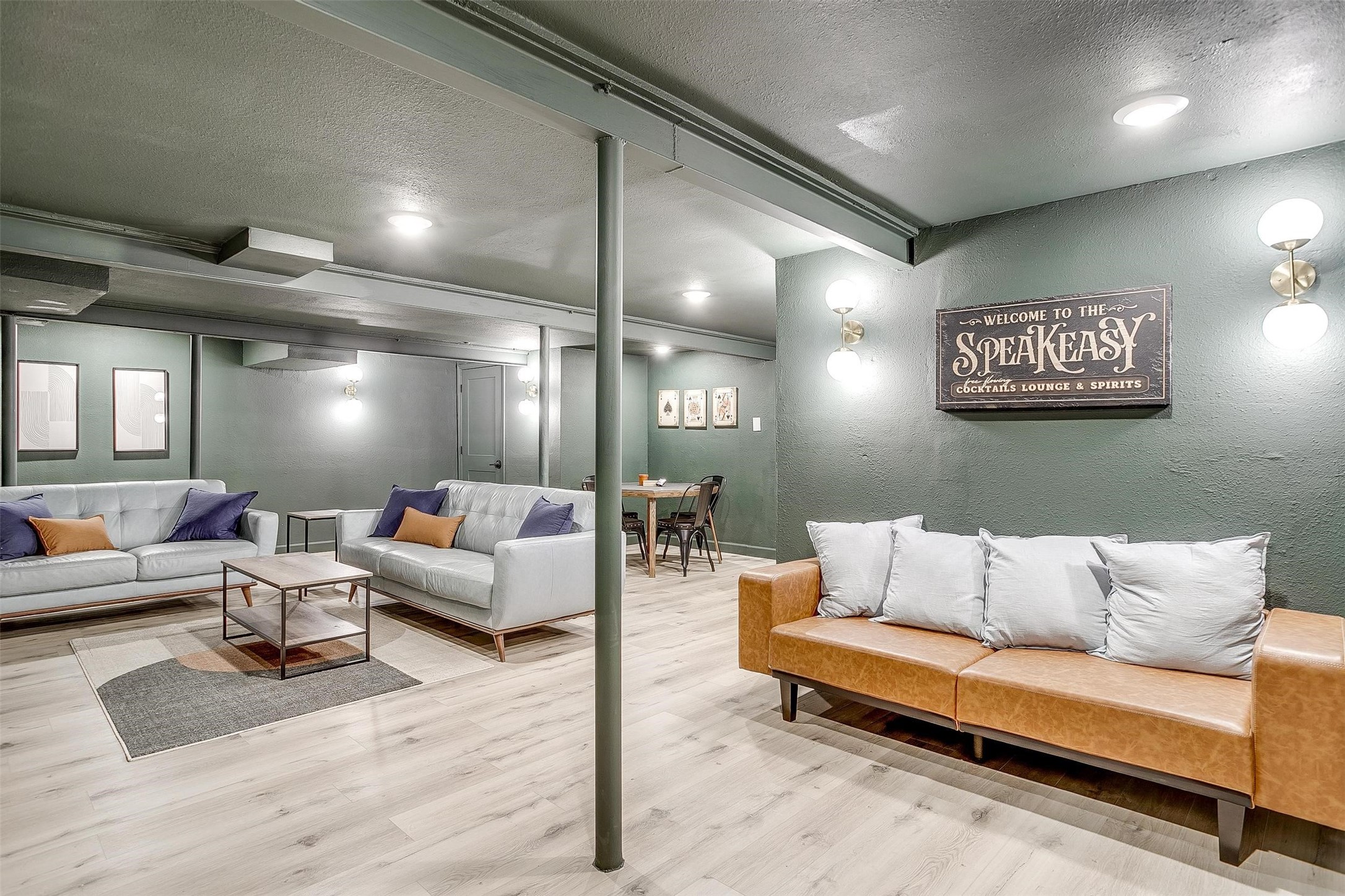 622 N Crockett Street Granbury TX 76048